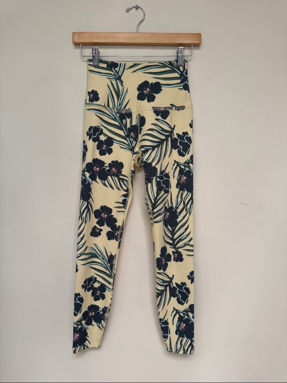 Beyond Yoga  Tropical Leggings - Cream with Green & Black Print